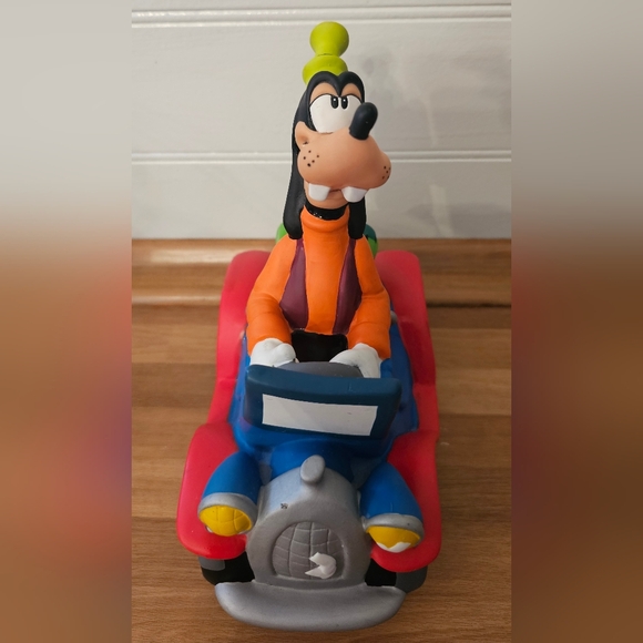 Disney Goofy Piggy Bank - Picture 2 of 6
